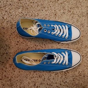 Unisex blue converse sneakers